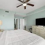 Laketown Wharf 1022