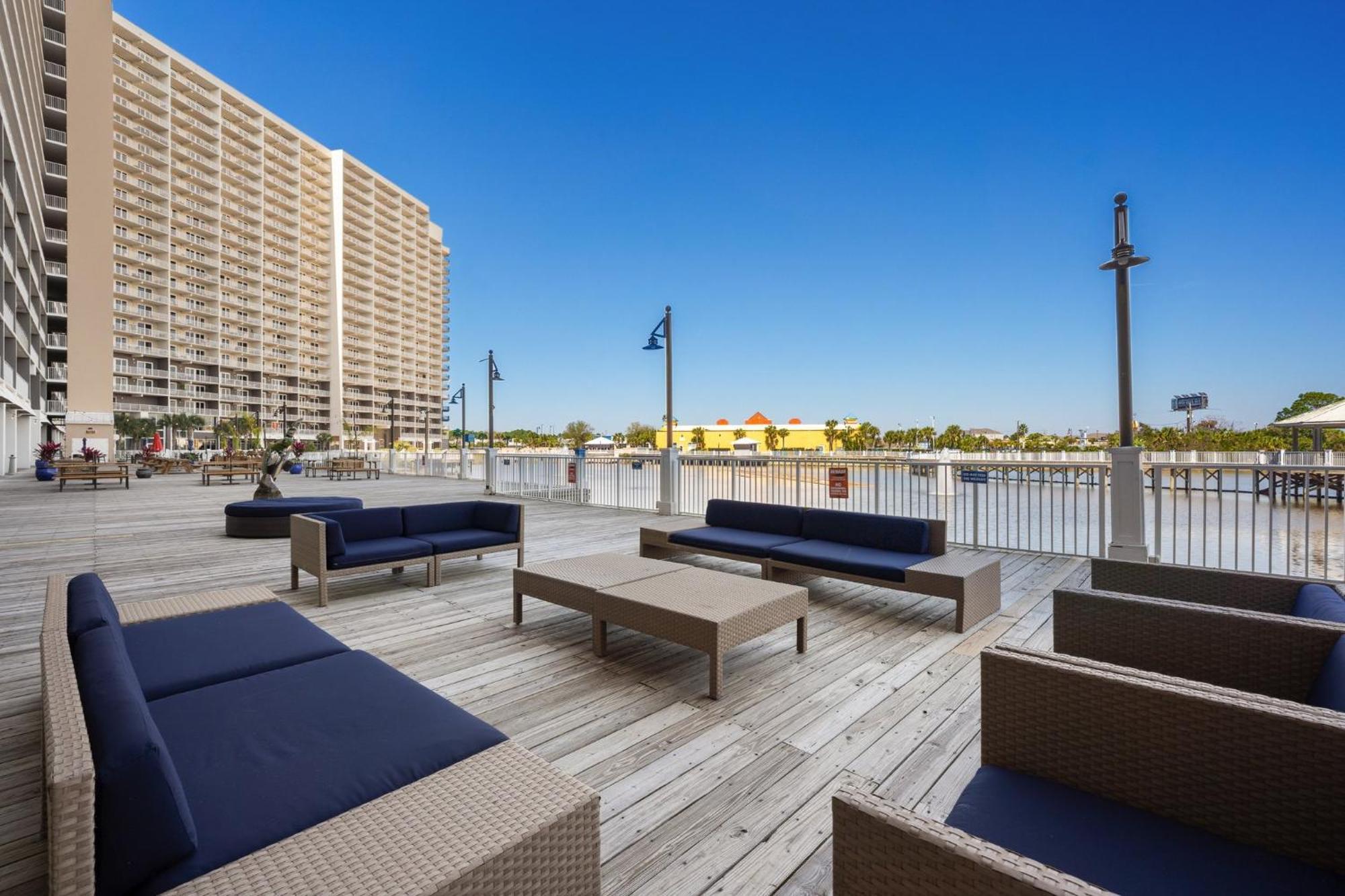 Laketown Wharf 1022 Apartment *