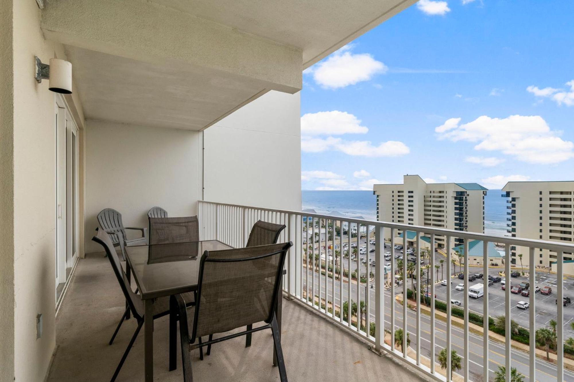 Laketown Wharf 1022 Apartment