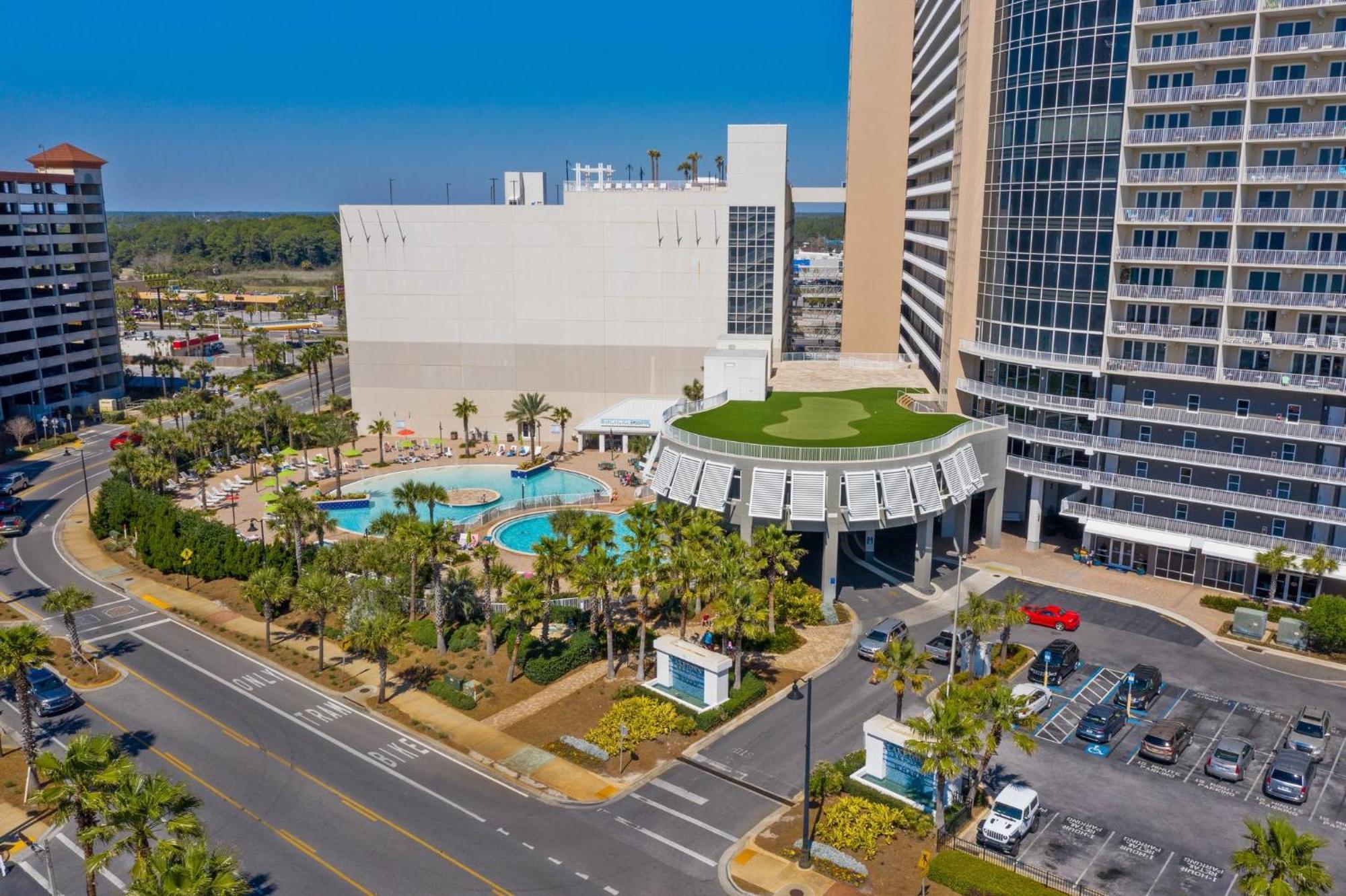 Laketown Wharf 1022 *