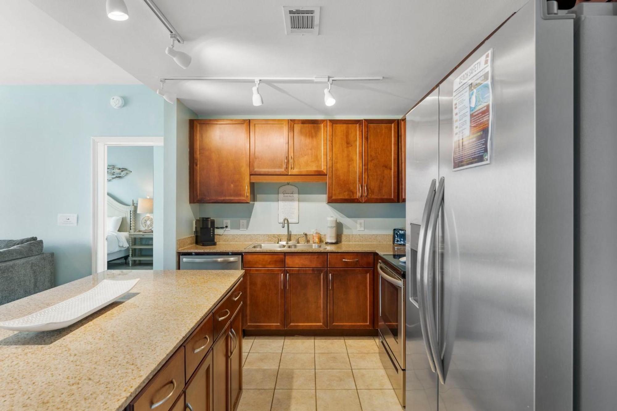 Laketown Wharf 1022 Apartment