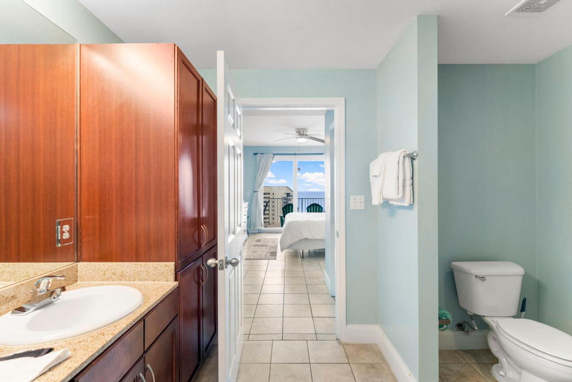 Laketown Wharf 1022 *